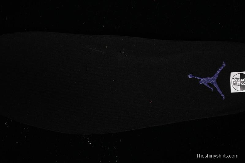 Nike Air Jordan 11 Retro High Top Basketball Shoes in Black/Red - CT8012-600