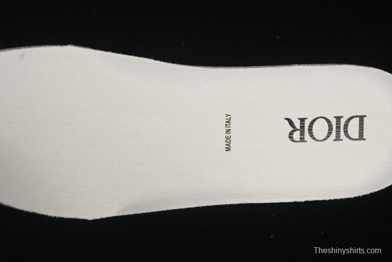 Dior B30 Sneakers with CD Logo Detail - AJE5