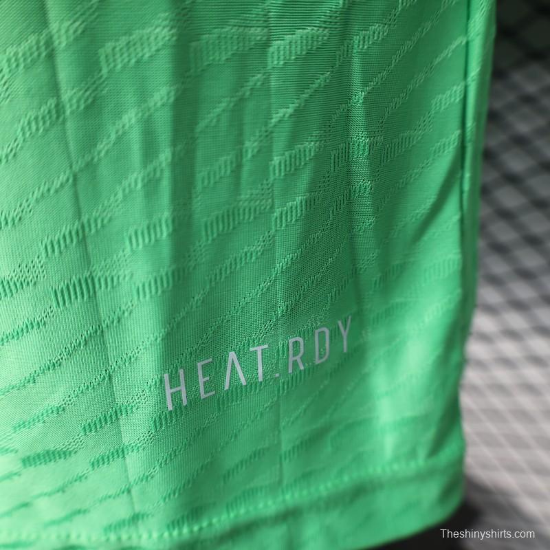 Player Version 25/26 Manchester United Green Goalkeeper Jersey