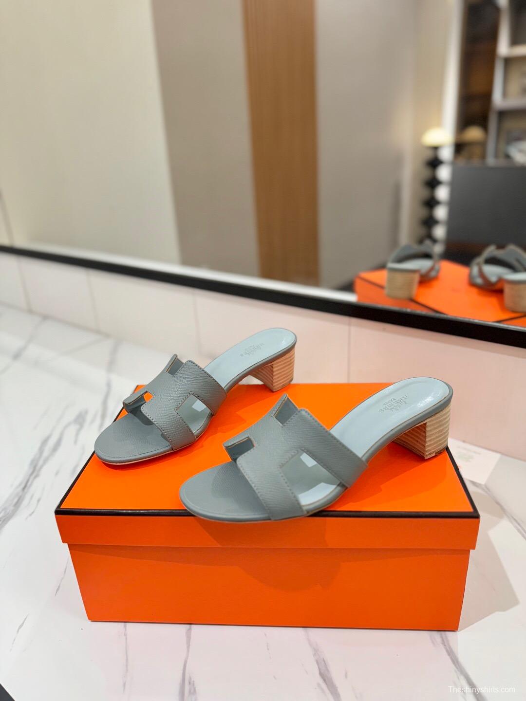 2025 Women Hermès Light Grey Leather Sandals