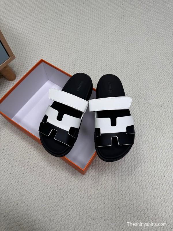 2025 Slippers Hermès White Black Leather Slippers