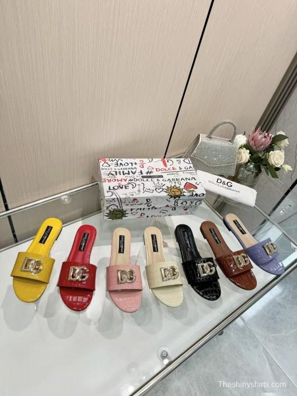 2025 Women Dolce & Gabbana Brown Leather Slippers LY00190