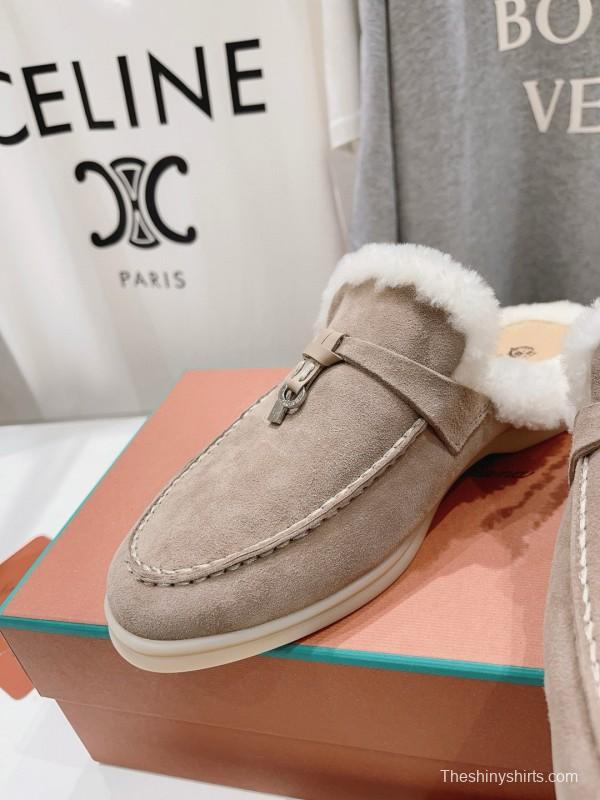 2024 Slippers LP Beige Suede Shearling