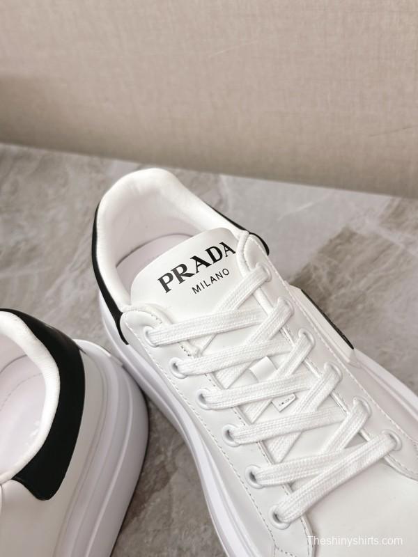 2025 Unisex Prada White Black Calfskin Leather Sneakers KFY00290